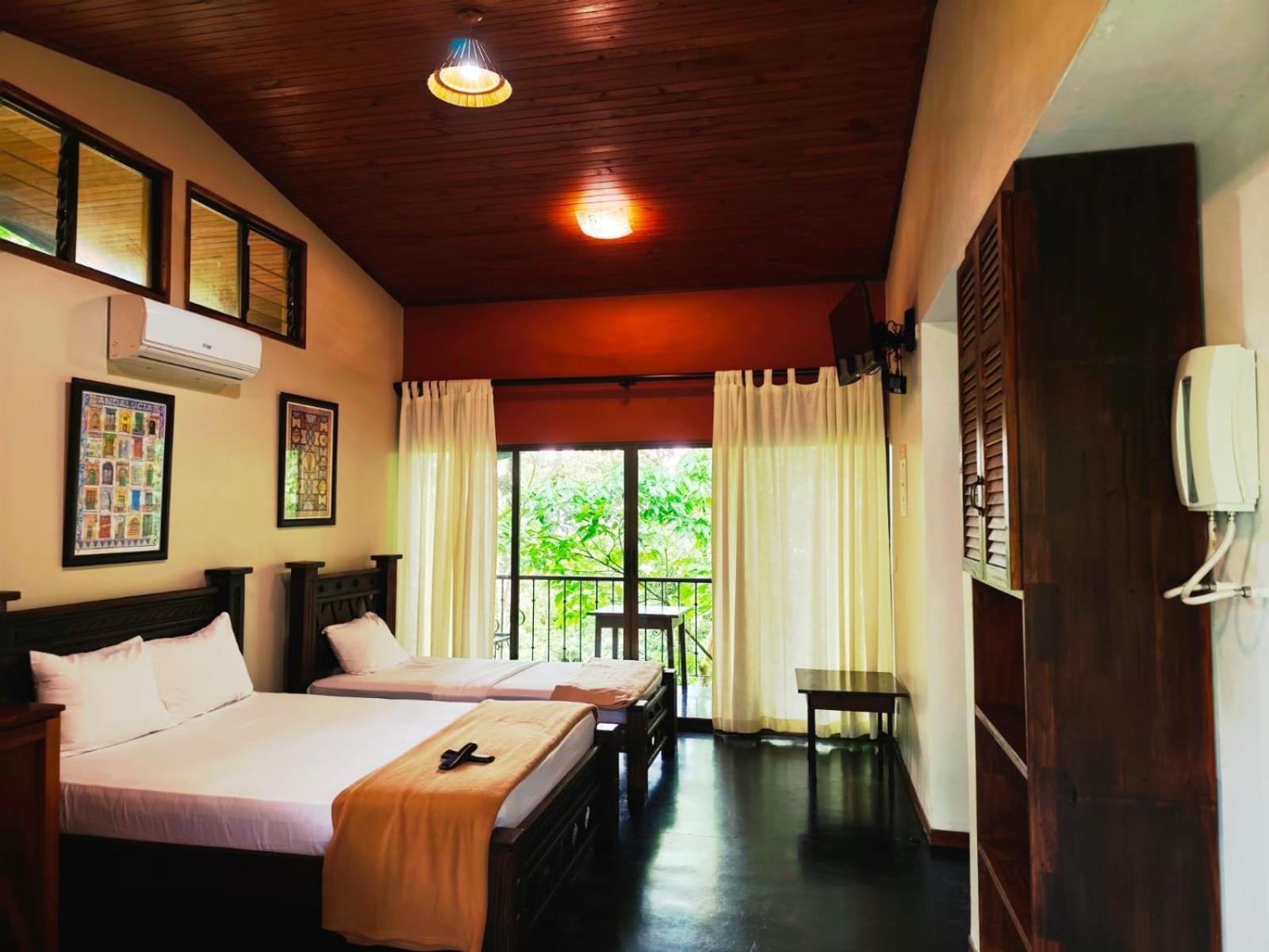Avita Lodge Quesada  Экстерьер фото
